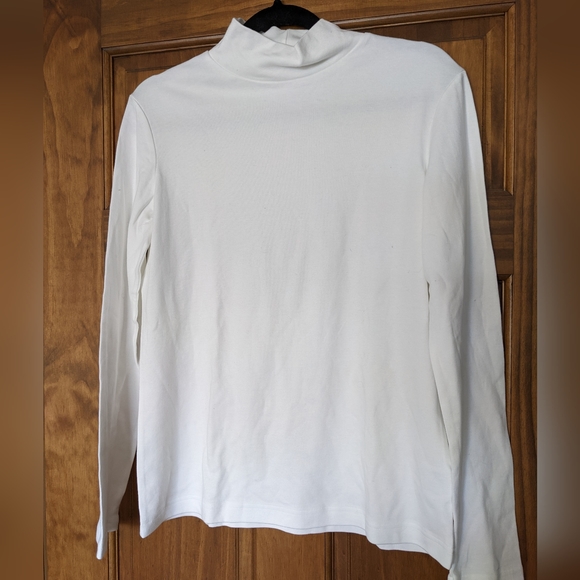 Woman's medium mock turtleneck - Picture 1 of 1